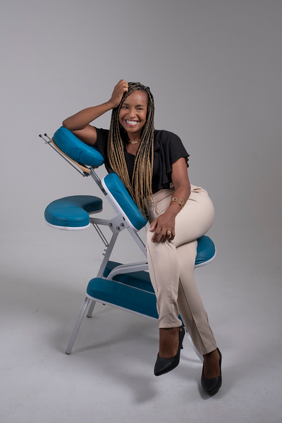 Foto da capa de Hilda Barbosa Massoterapia